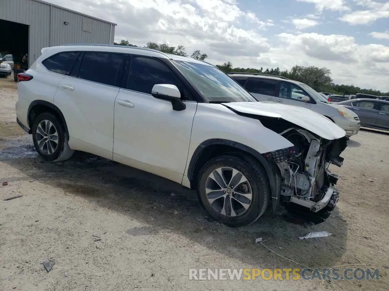 4 Photograph of a damaged car 5TDGZRAH9MS058124 TOYOTA HIGHLANDER 2021