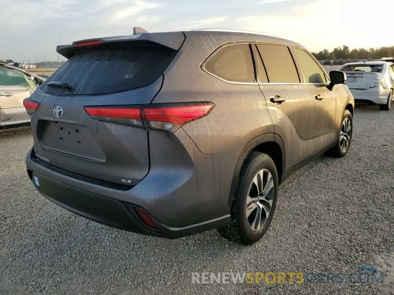 3 Photograph of a damaged car 5TDGZRAH9MS081080 TOYOTA HIGHLANDER 2021