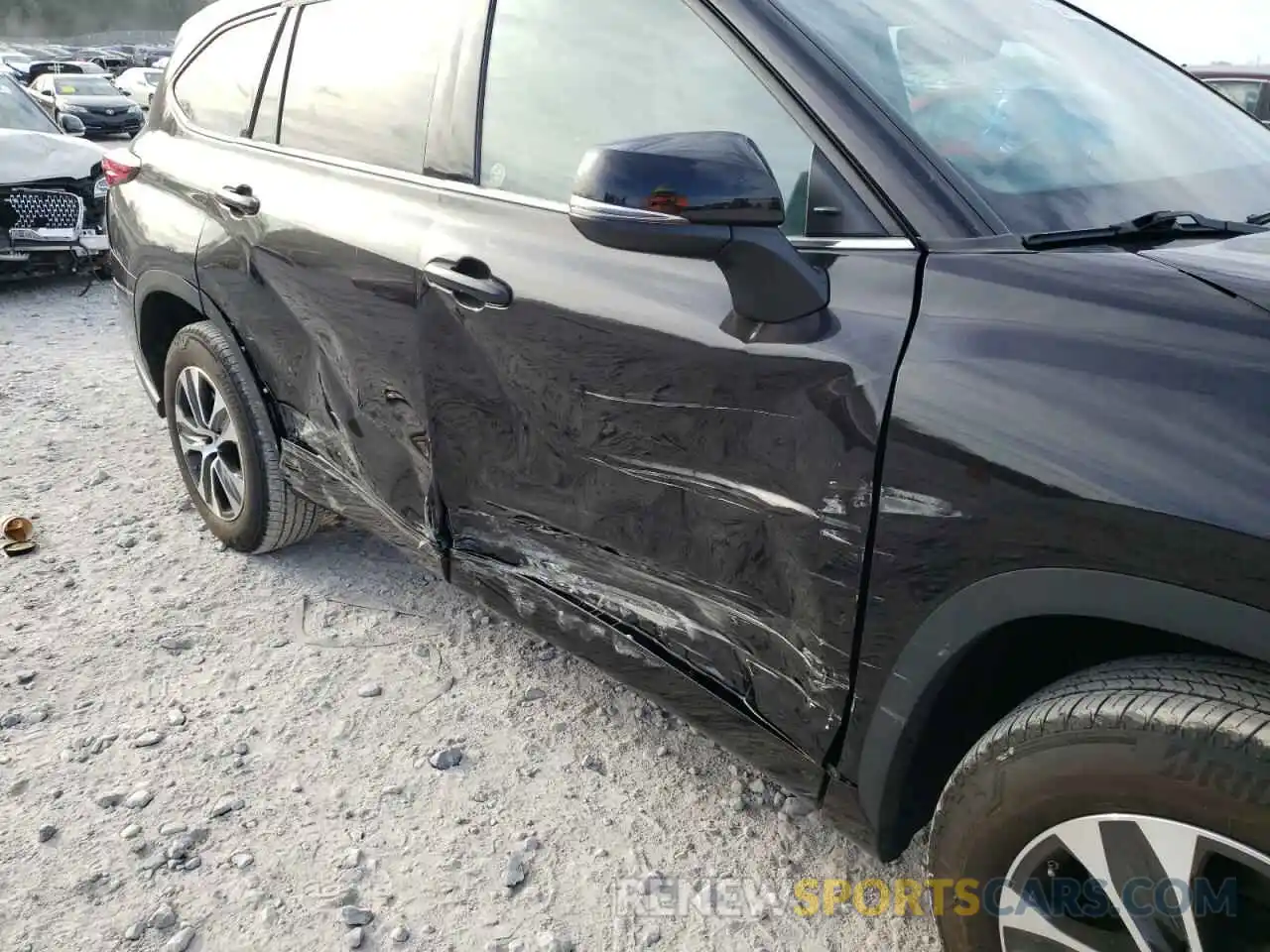 9 Photograph of a damaged car 5TDGZRAH9MS083752 TOYOTA HIGHLANDER 2021