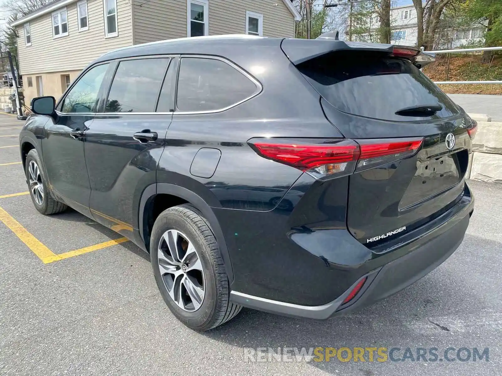 5 Photograph of a damaged car 5TDGZRAHXMS032552 TOYOTA HIGHLANDER 2021