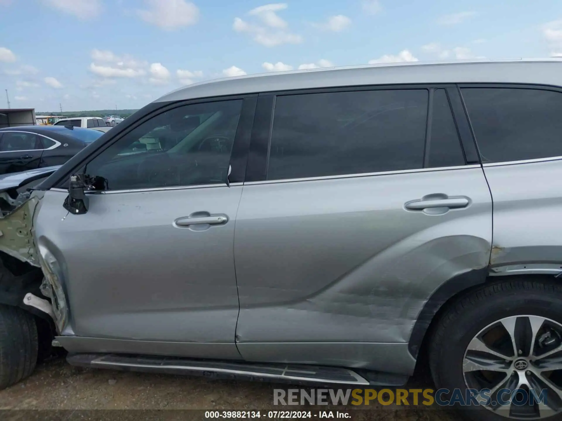 15 Photograph of a damaged car 5TDGZRAHXMS034740 TOYOTA HIGHLANDER 2021