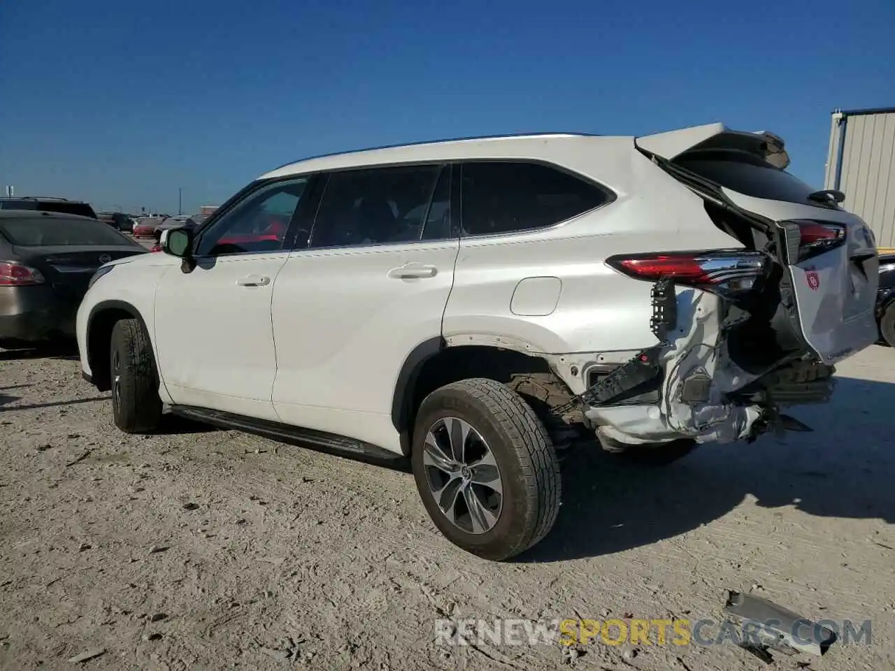 2 Photograph of a damaged car 5TDGZRAHXMS056270 TOYOTA HIGHLANDER 2021