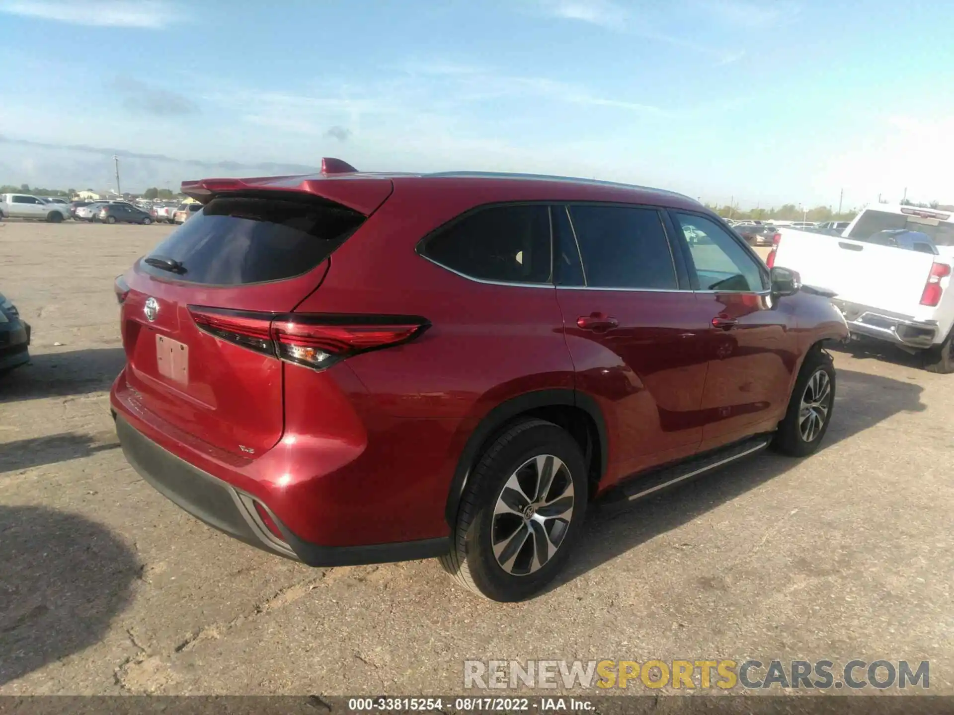 4 Photograph of a damaged car 5TDGZRAHXMS065373 TOYOTA HIGHLANDER 2021