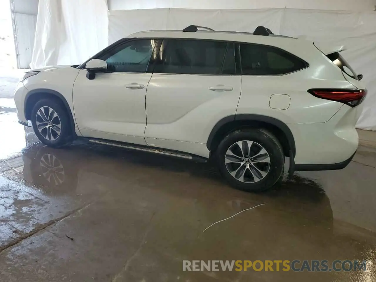 2 Photograph of a damaged car 5TDGZRAHXMS067477 TOYOTA HIGHLANDER 2021