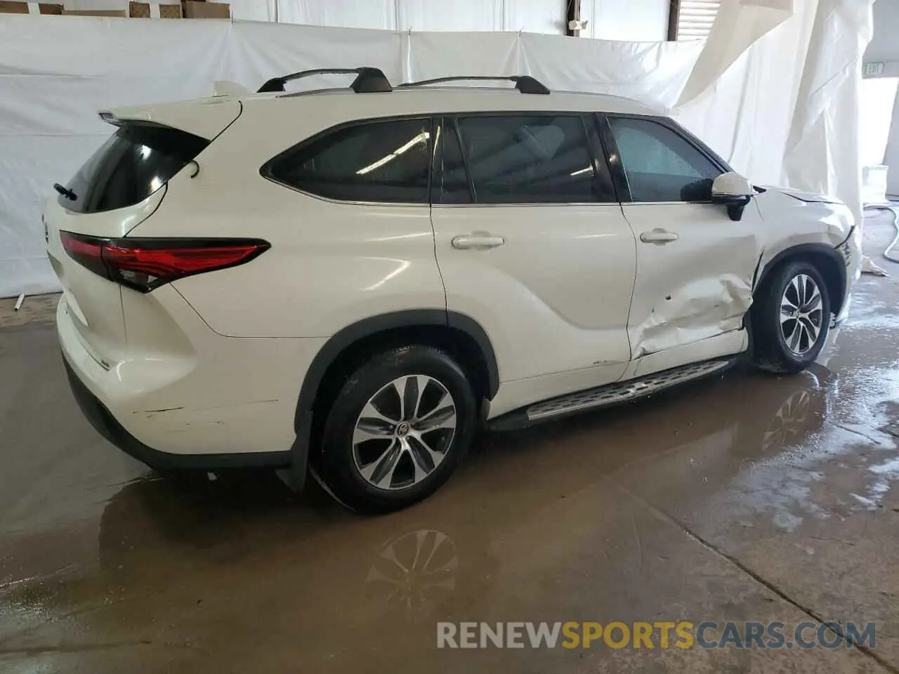 3 Photograph of a damaged car 5TDGZRAHXMS067477 TOYOTA HIGHLANDER 2021