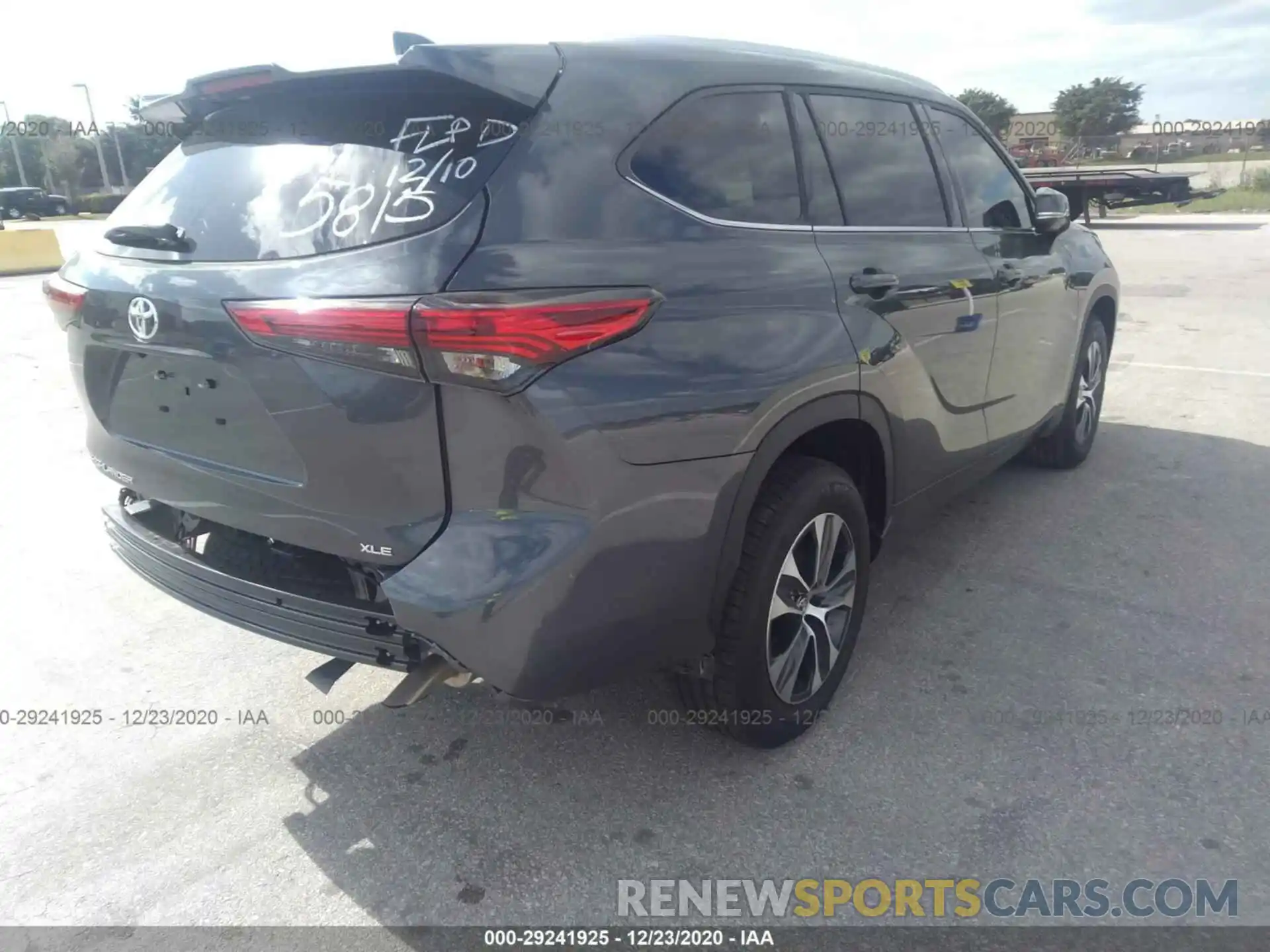 4 Photograph of a damaged car 5TDGZRAHXMS515815 TOYOTA HIGHLANDER 2021