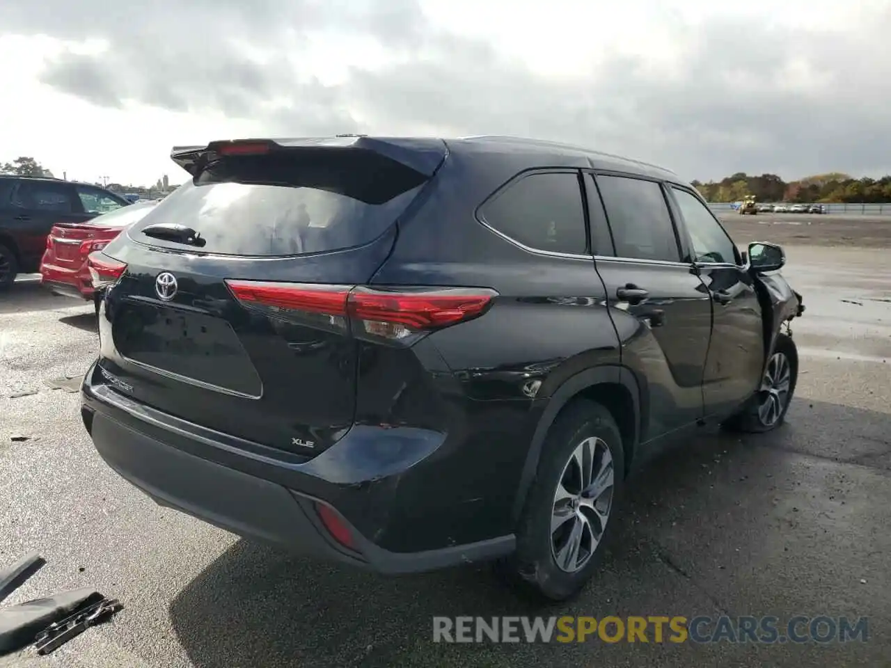 4 Photograph of a damaged car 5TDGZRAHXMS516222 TOYOTA HIGHLANDER 2021