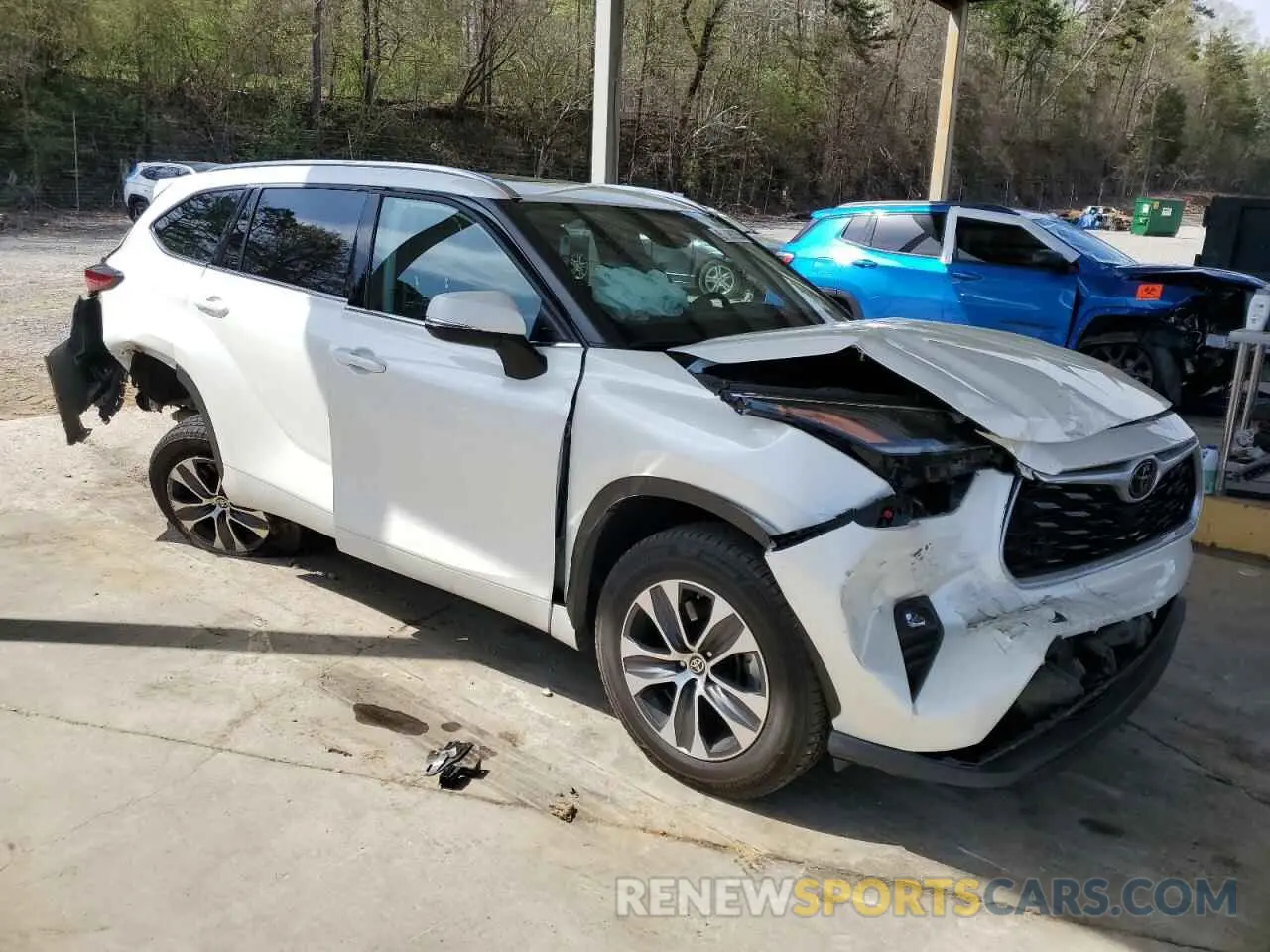 4 Photograph of a damaged car 5TDGZRAHXMS524787 TOYOTA HIGHLANDER 2021