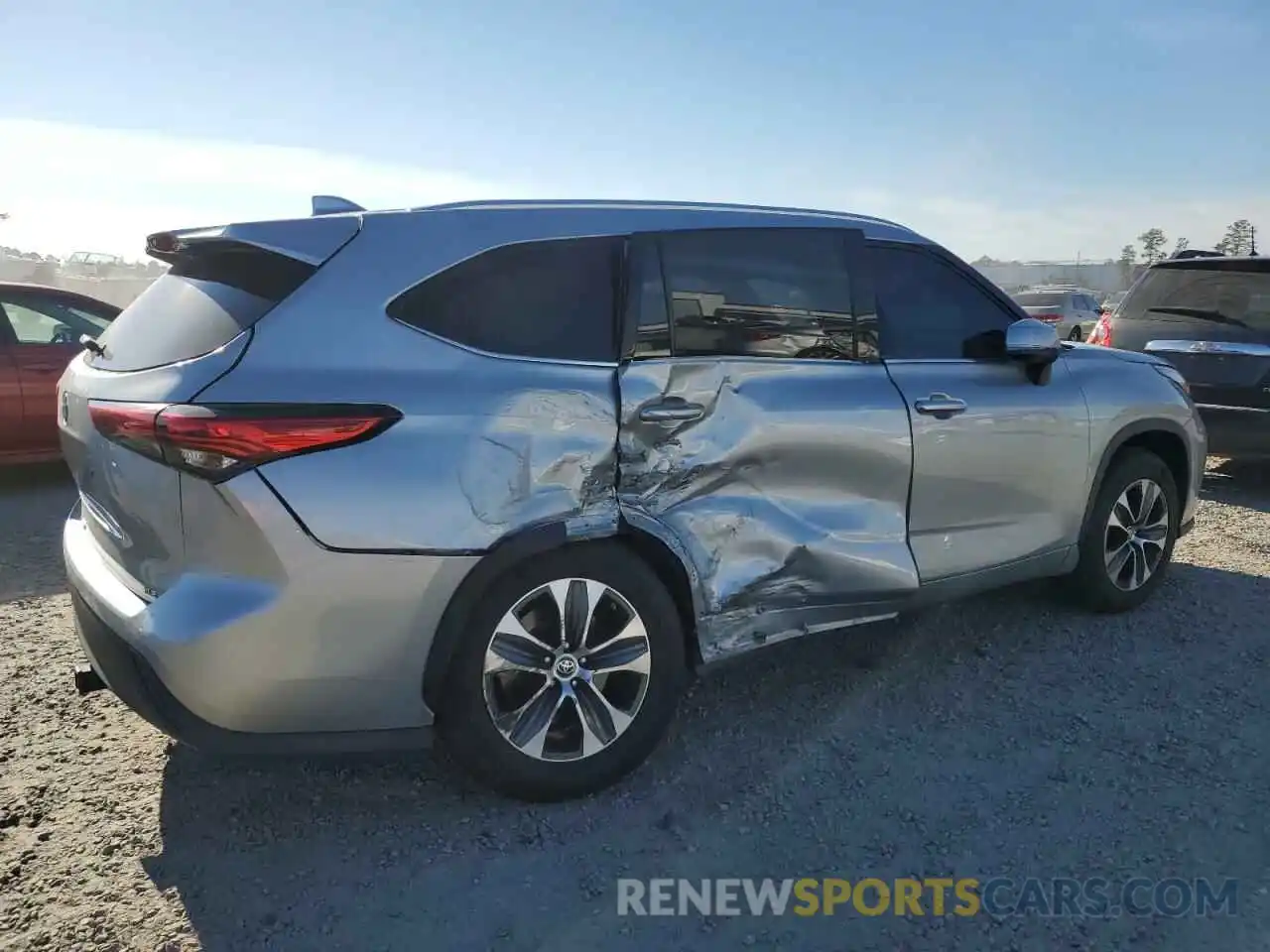 3 Photograph of a damaged car 5TDGZRAHXMS526121 TOYOTA HIGHLANDER 2021