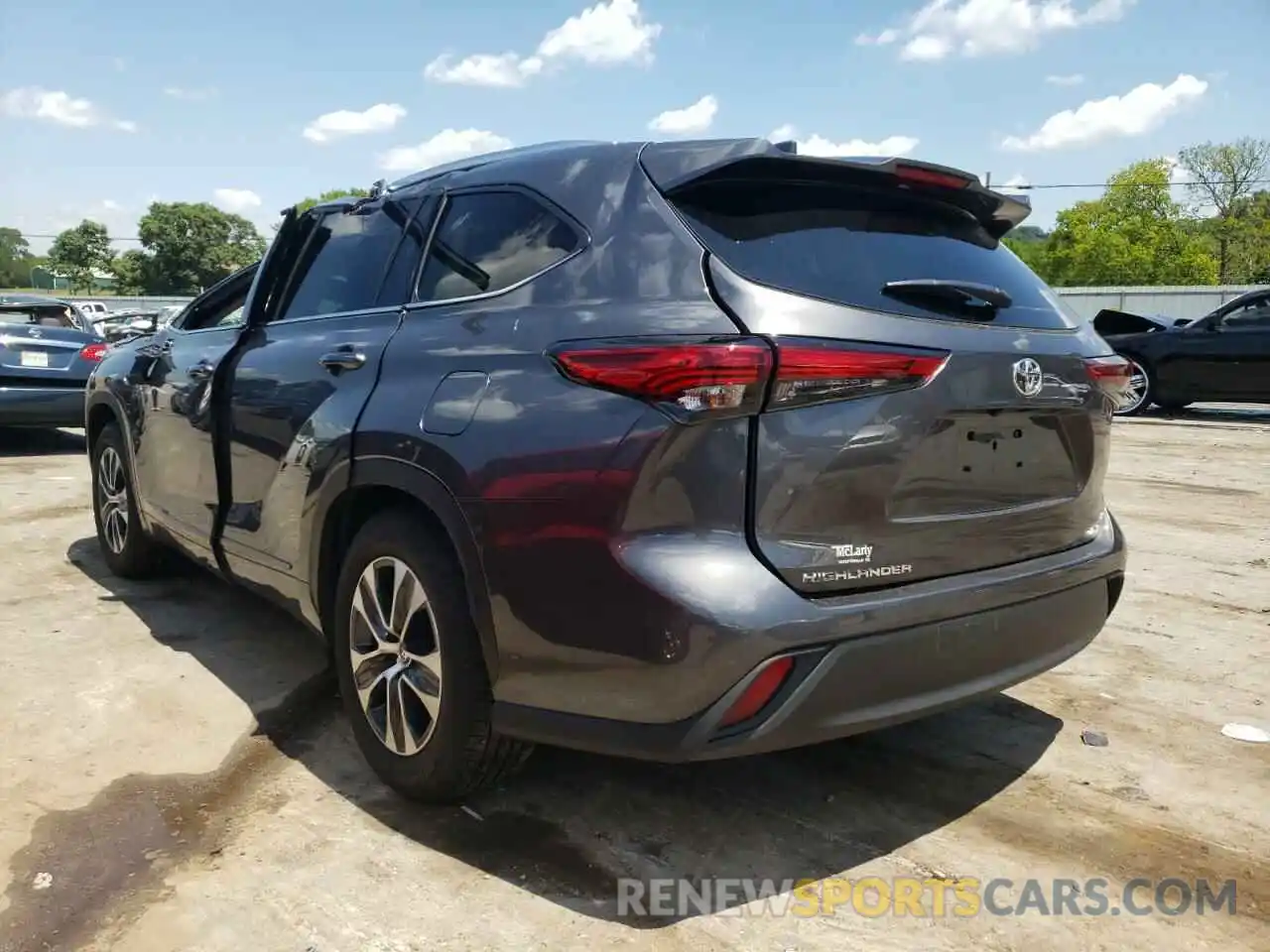 3 Photograph of a damaged car 5TDGZRAHXMS535661 TOYOTA HIGHLANDER 2021