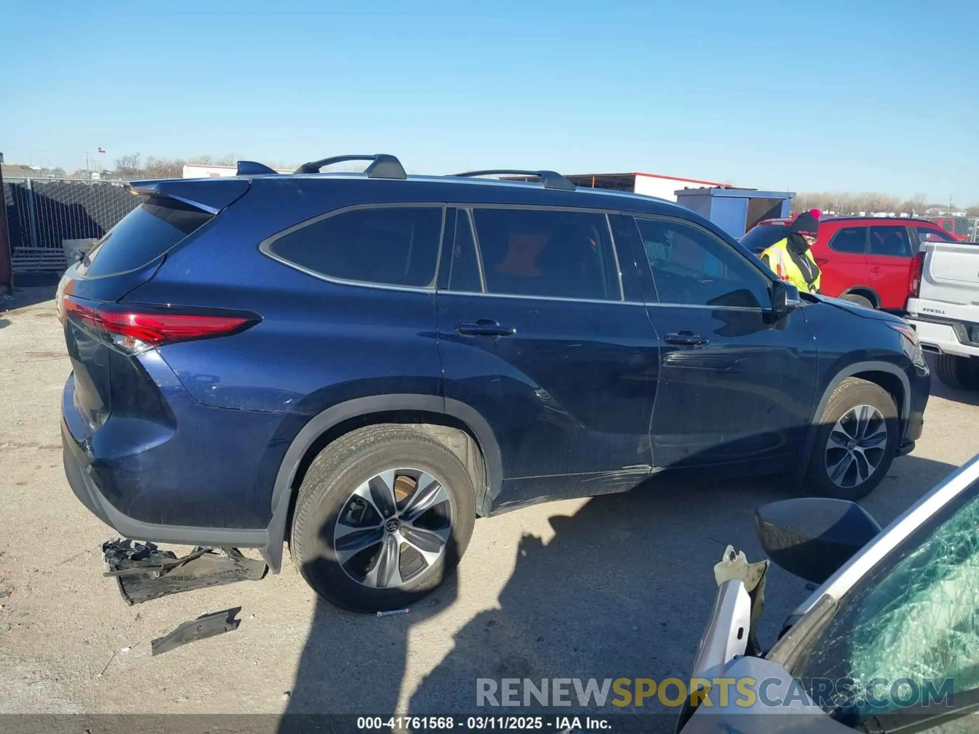 13 Photograph of a damaged car 5TDGZRAHXMS538009 TOYOTA HIGHLANDER 2021