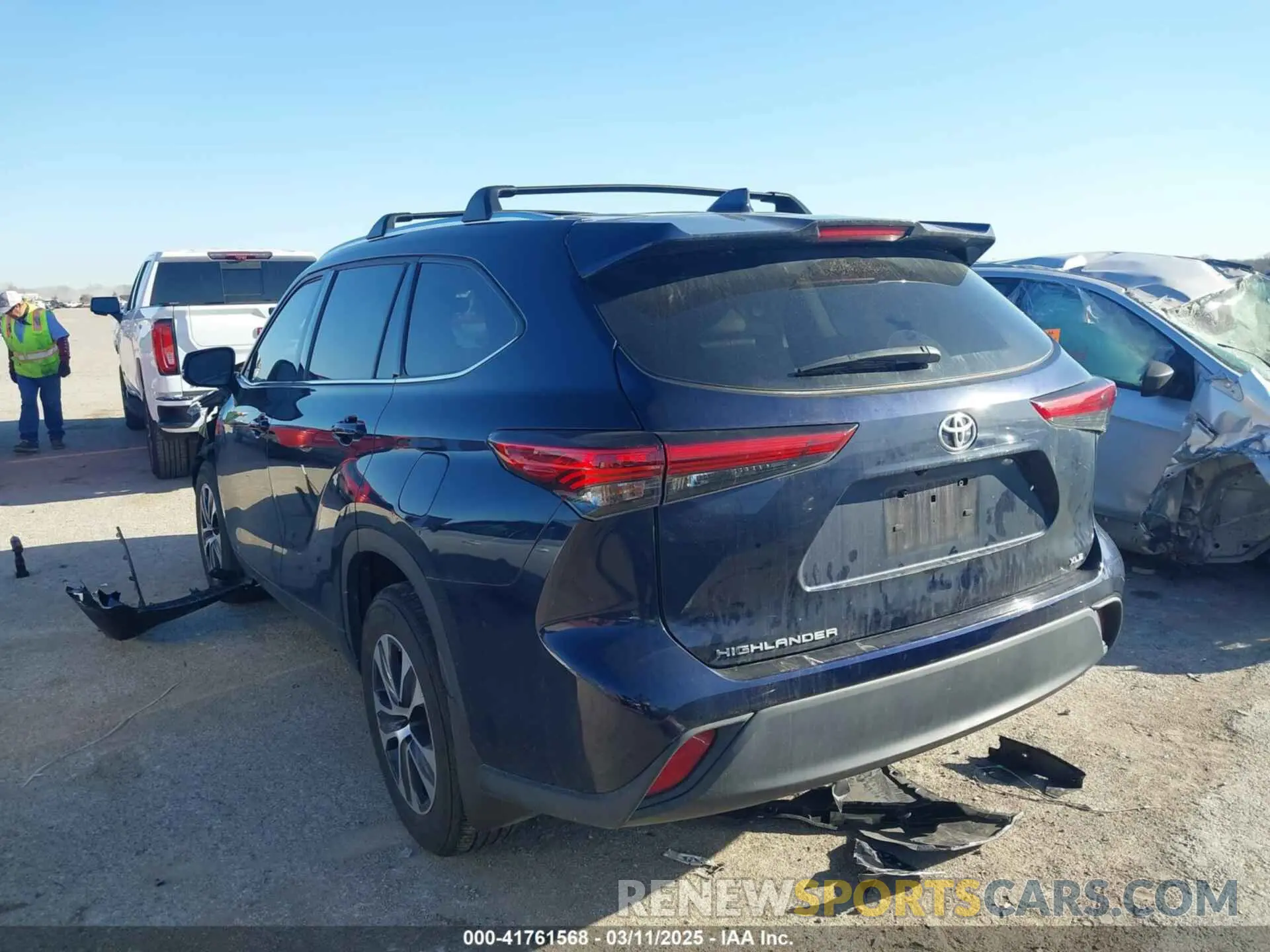 3 Photograph of a damaged car 5TDGZRAHXMS538009 TOYOTA HIGHLANDER 2021