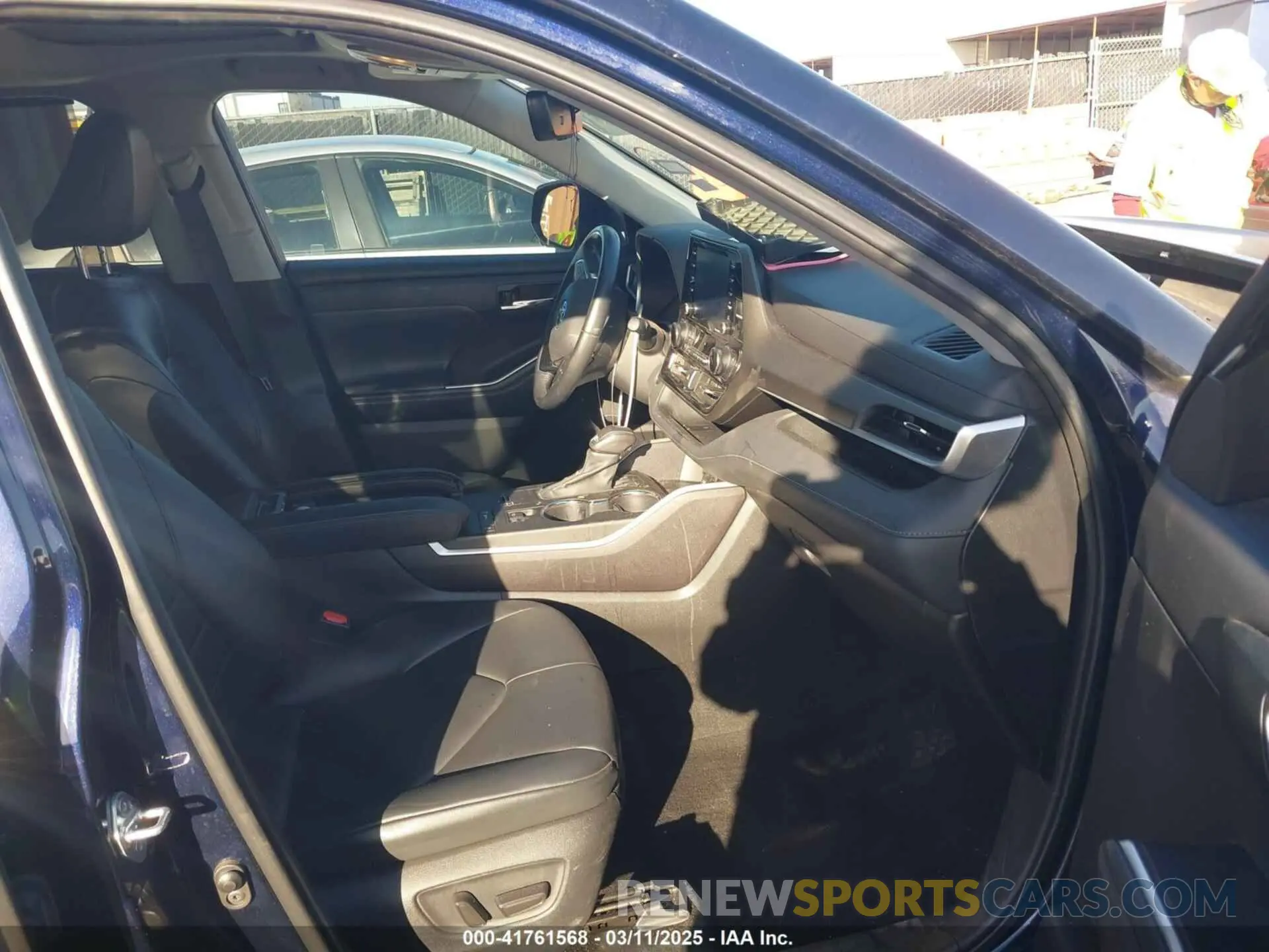 5 Photograph of a damaged car 5TDGZRAHXMS538009 TOYOTA HIGHLANDER 2021