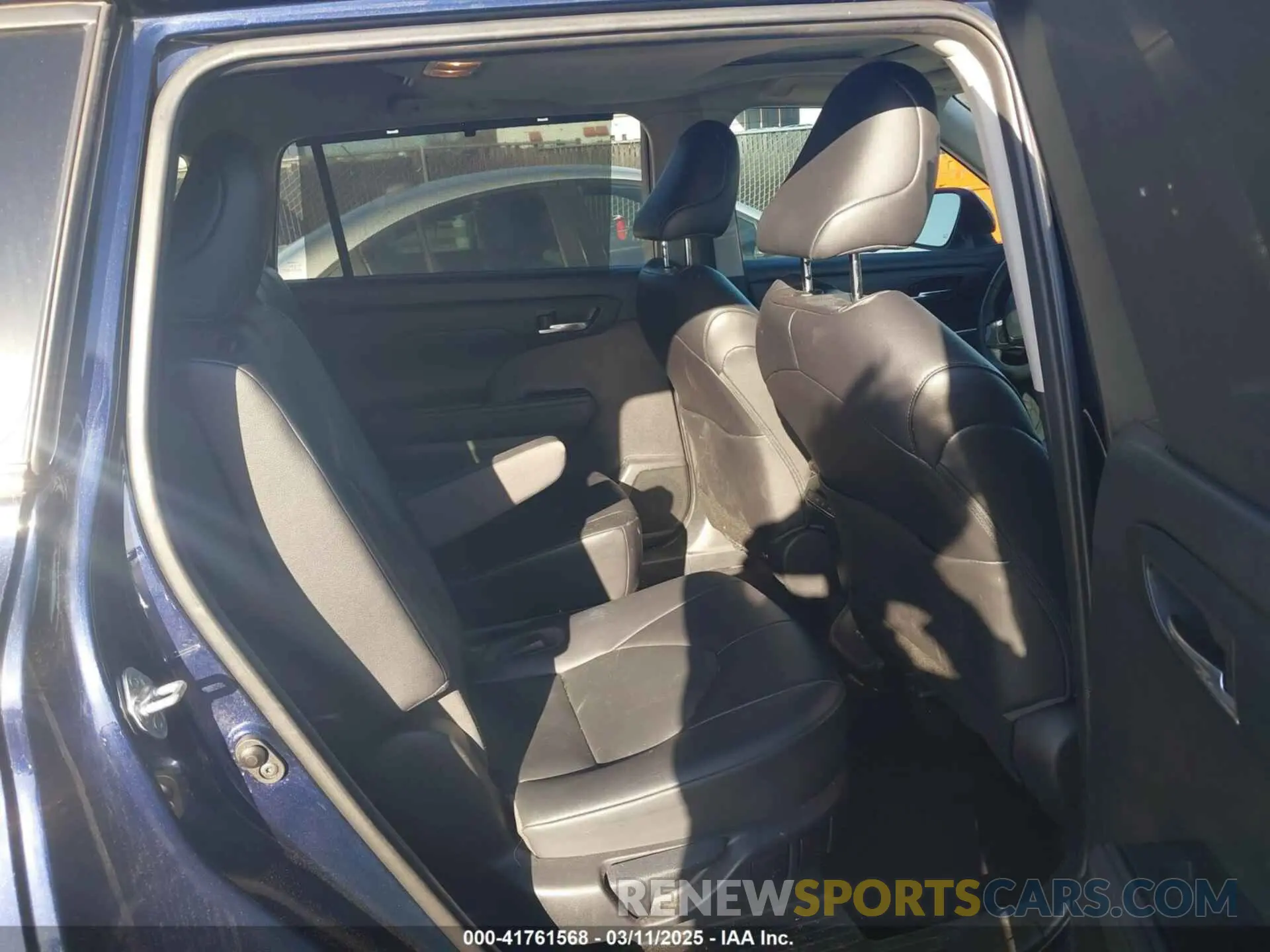 8 Photograph of a damaged car 5TDGZRAHXMS538009 TOYOTA HIGHLANDER 2021