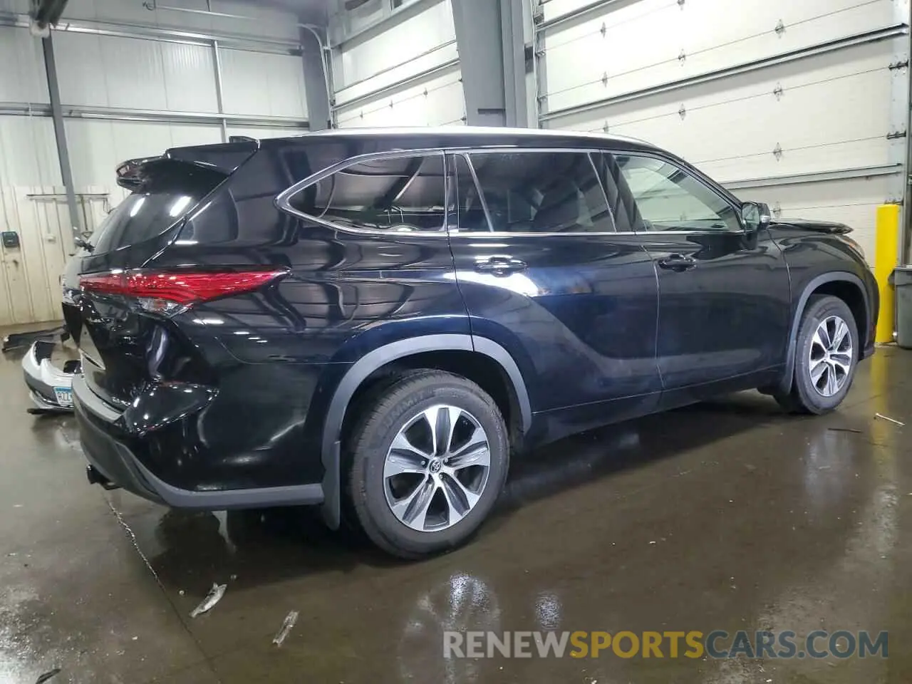 3 Photograph of a damaged car 5TDGZRBH0MS069270 TOYOTA HIGHLANDER 2021
