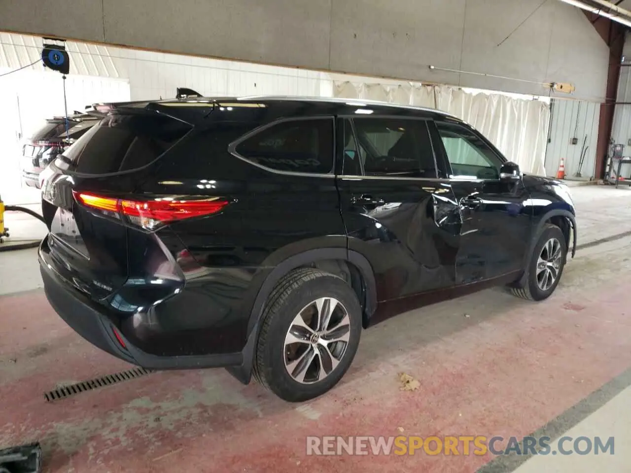 3 Photograph of a damaged car 5TDGZRBH0MS083444 TOYOTA HIGHLANDER 2021