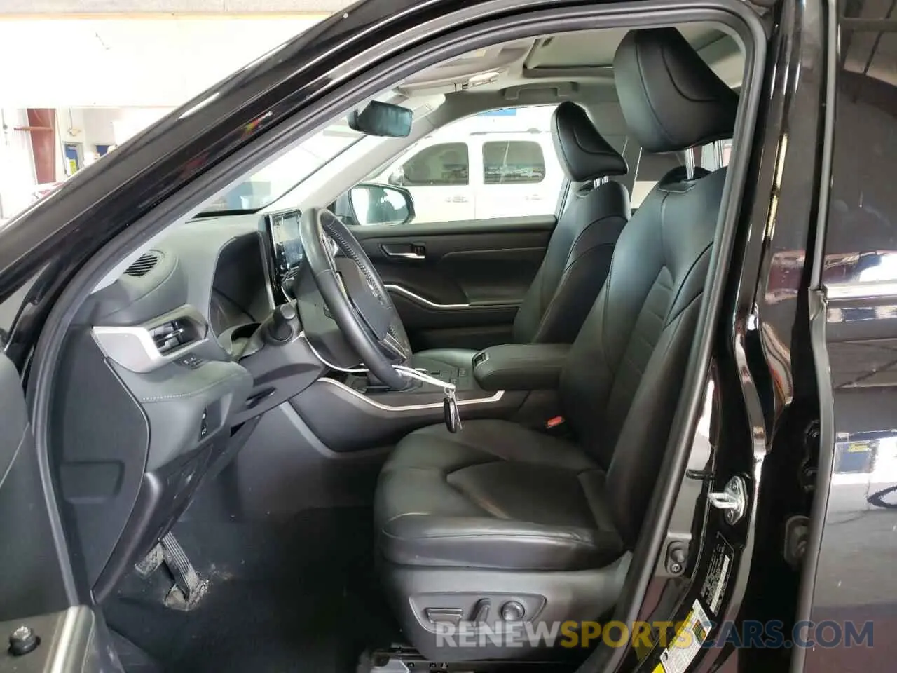 7 Photograph of a damaged car 5TDGZRBH0MS083444 TOYOTA HIGHLANDER 2021