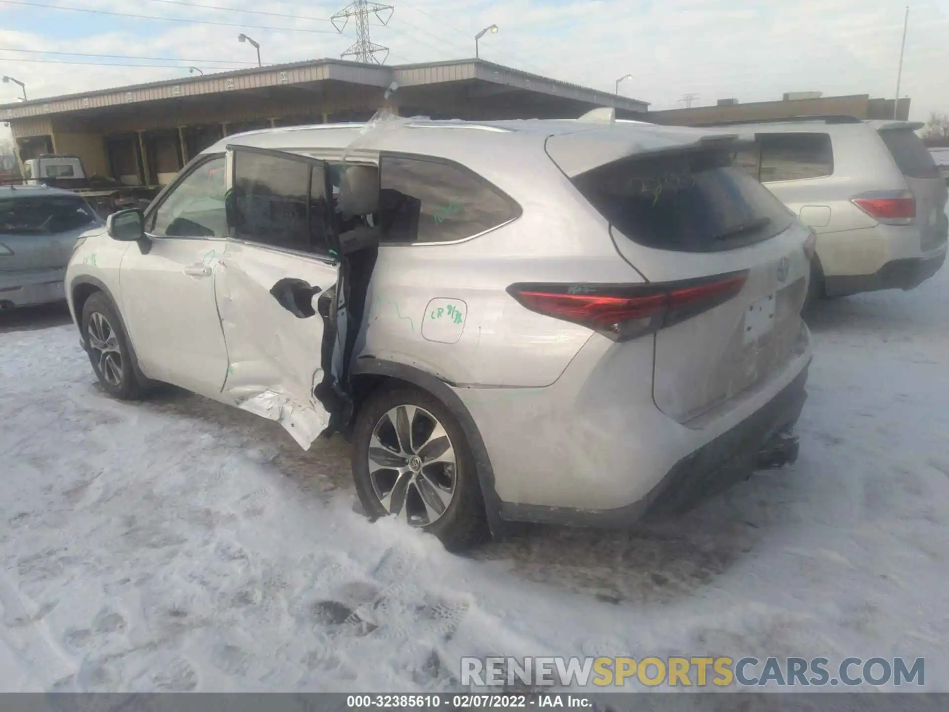 3 Photograph of a damaged car 5TDGZRBH0MS102719 TOYOTA HIGHLANDER 2021