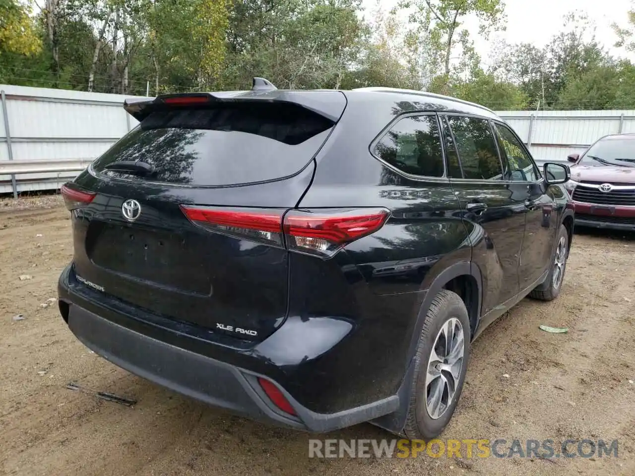 4 Photograph of a damaged car 5TDGZRBH0MS108357 TOYOTA HIGHLANDER 2021