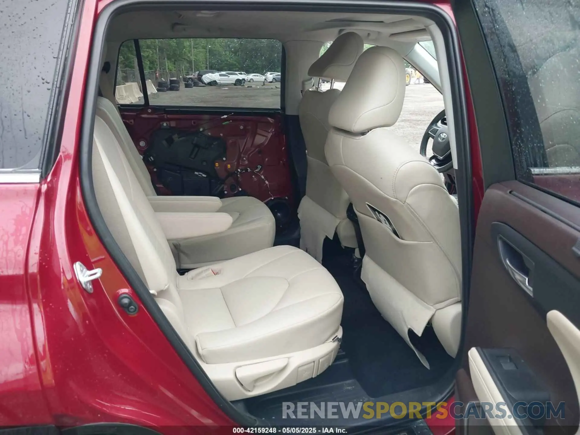 8 Photograph of a damaged car 5TDGZRBH0MS132061 TOYOTA HIGHLANDER 2021
