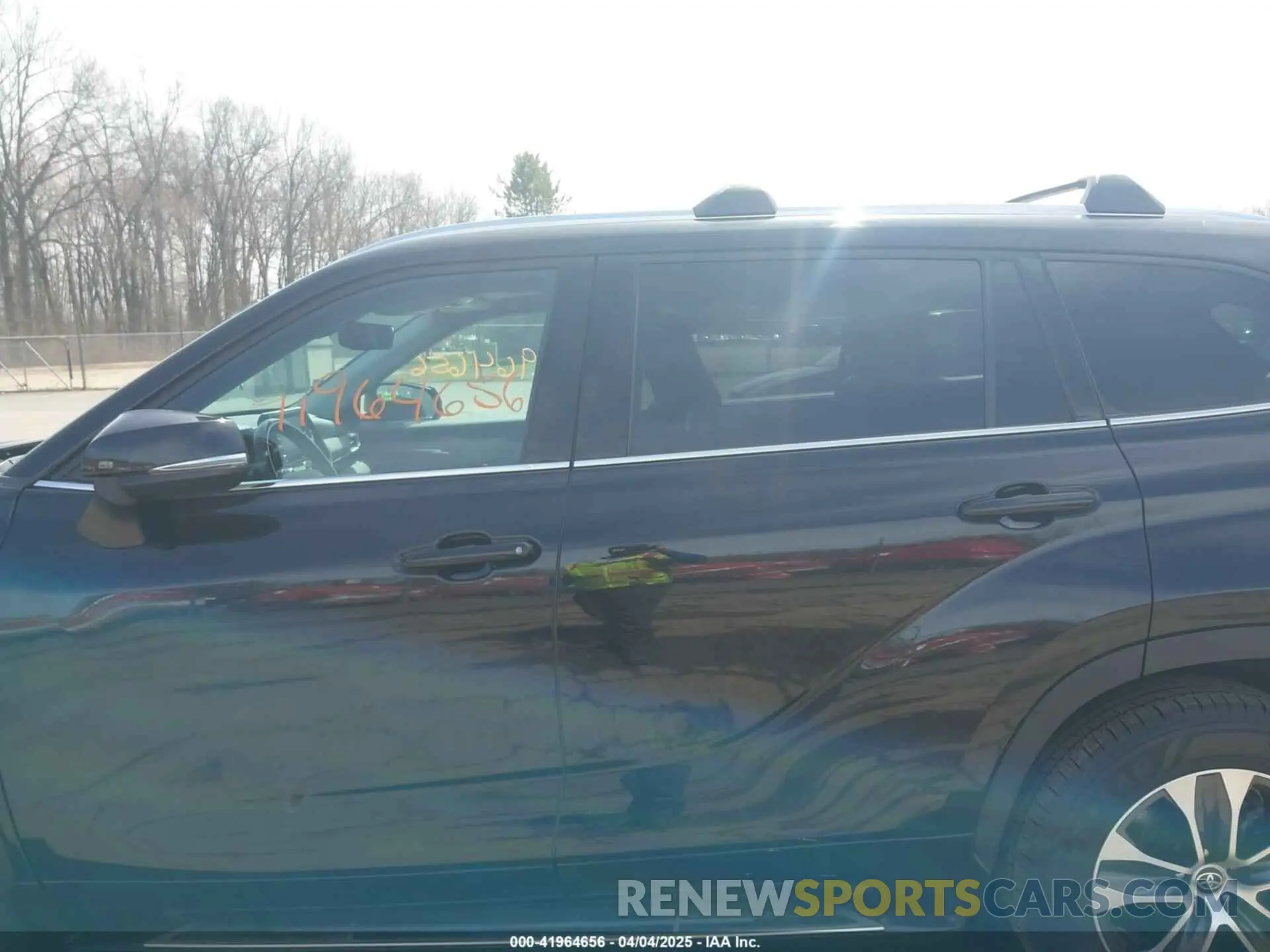 14 Photograph of a damaged car 5TDGZRBH0MS527146 TOYOTA HIGHLANDER 2021