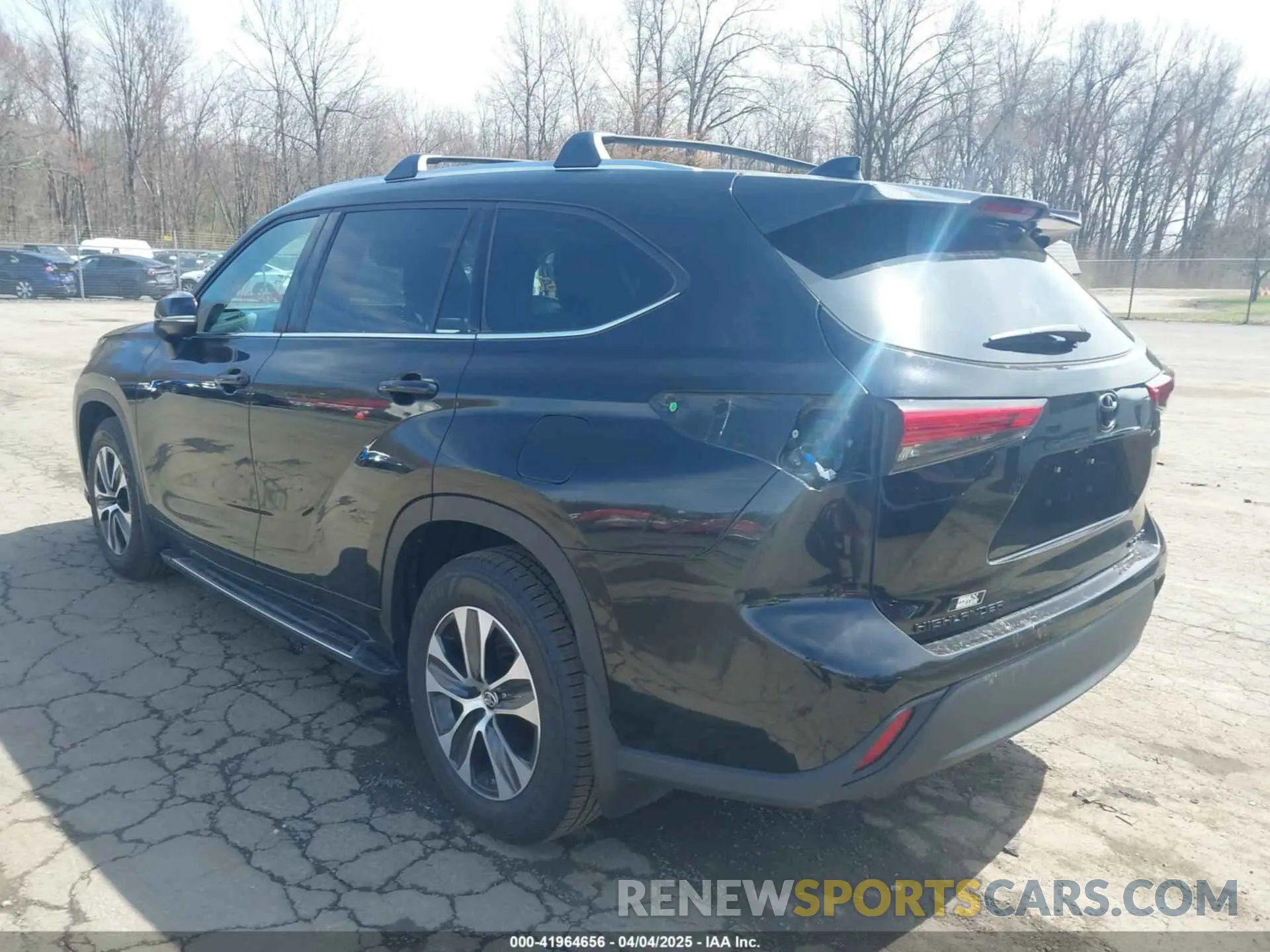 3 Photograph of a damaged car 5TDGZRBH0MS527146 TOYOTA HIGHLANDER 2021