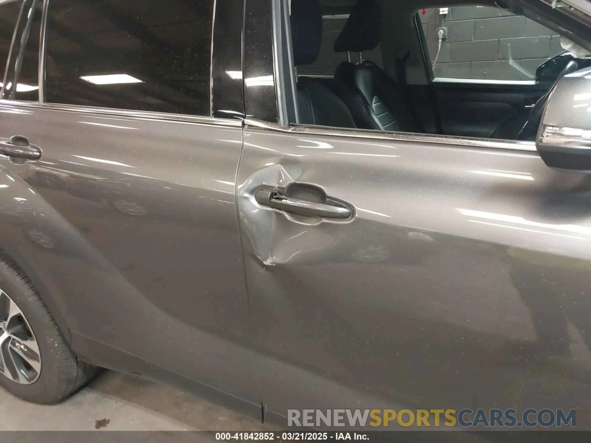 13 Photograph of a damaged car 5TDGZRBH0MS541421 TOYOTA HIGHLANDER 2021