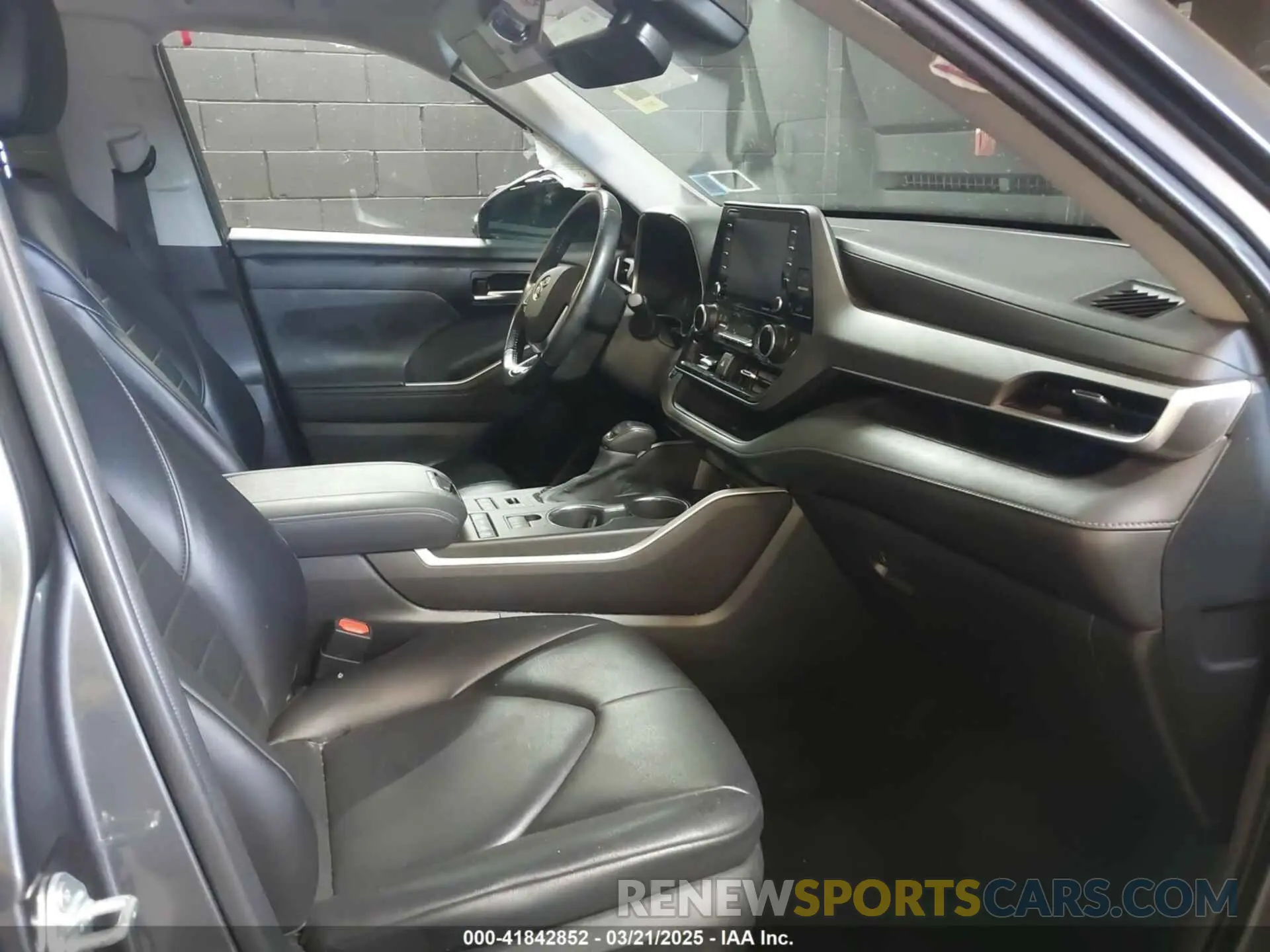 5 Photograph of a damaged car 5TDGZRBH0MS541421 TOYOTA HIGHLANDER 2021