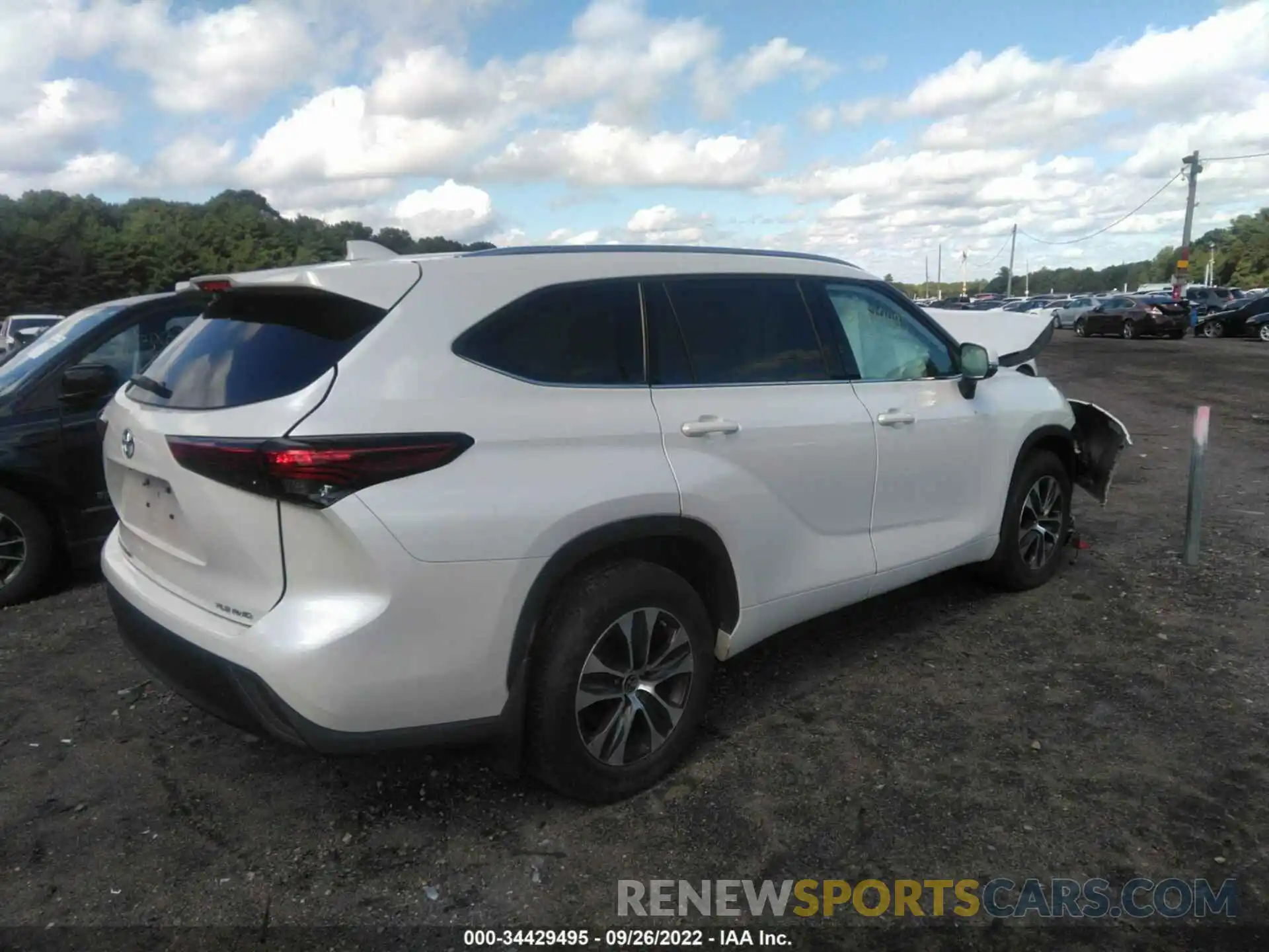 4 Photograph of a damaged car 5TDGZRBH0MS549003 TOYOTA HIGHLANDER 2021