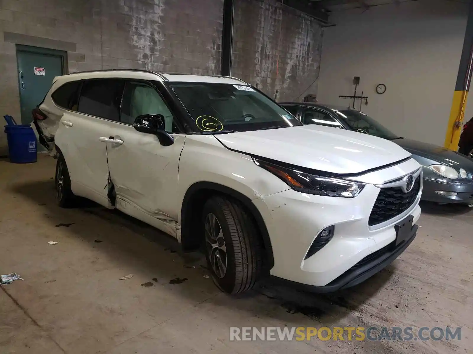 1 Photograph of a damaged car 5TDGZRBH1MS066121 TOYOTA HIGHLANDER 2021