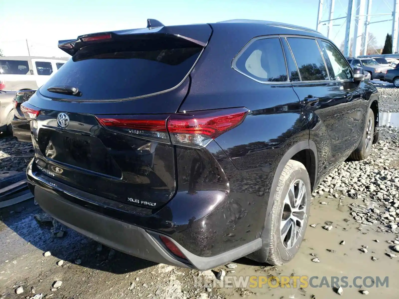 4 Photograph of a damaged car 5TDGZRBH1MS068435 TOYOTA HIGHLANDER 2021