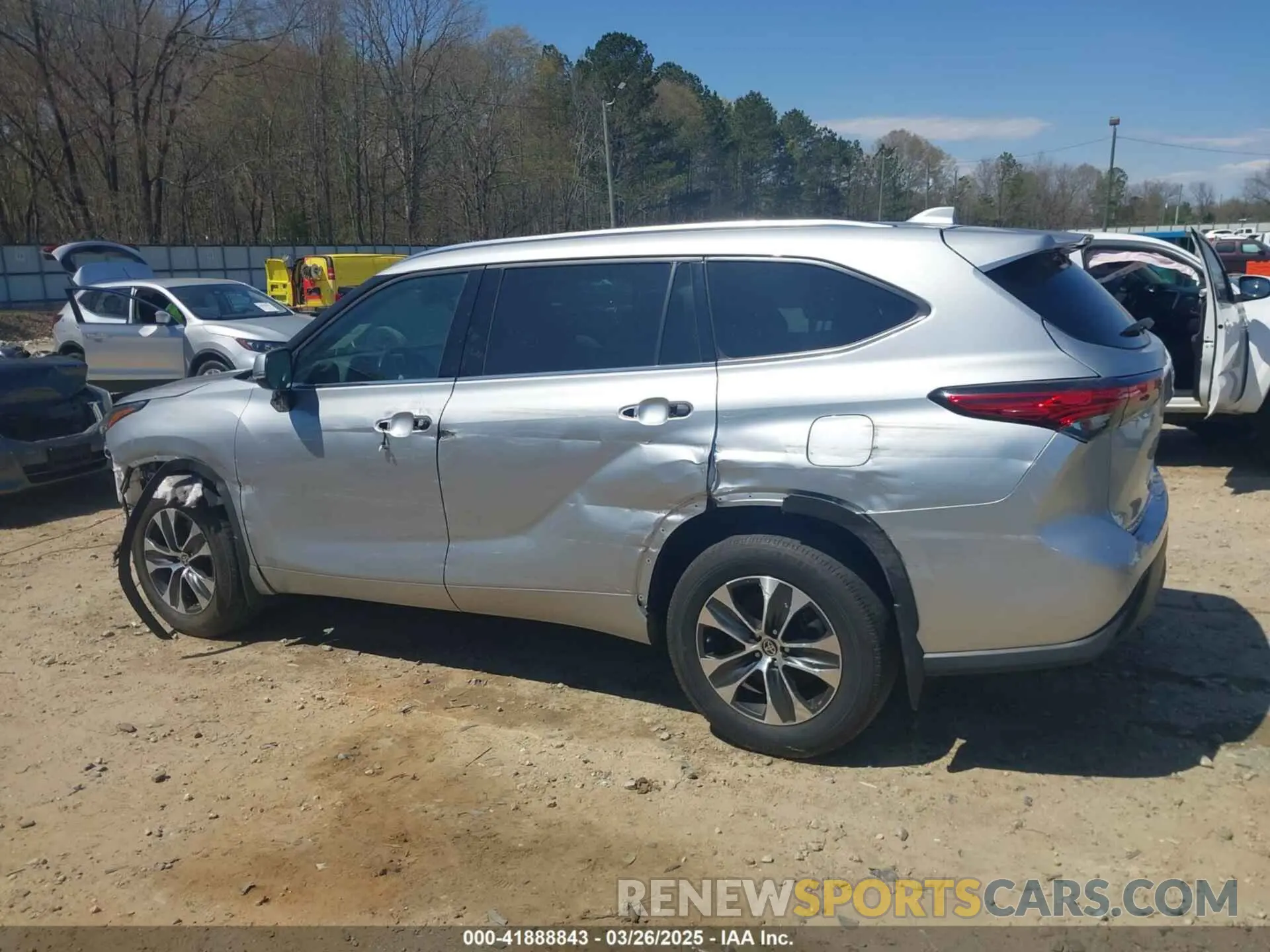 14 Photograph of a damaged car 5TDGZRBH1MS526460 TOYOTA HIGHLANDER 2021