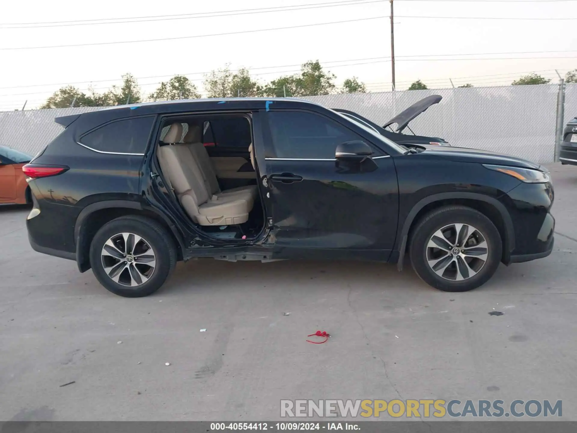 13 Photograph of a damaged car 5TDGZRBH1MS527351 TOYOTA HIGHLANDER 2021