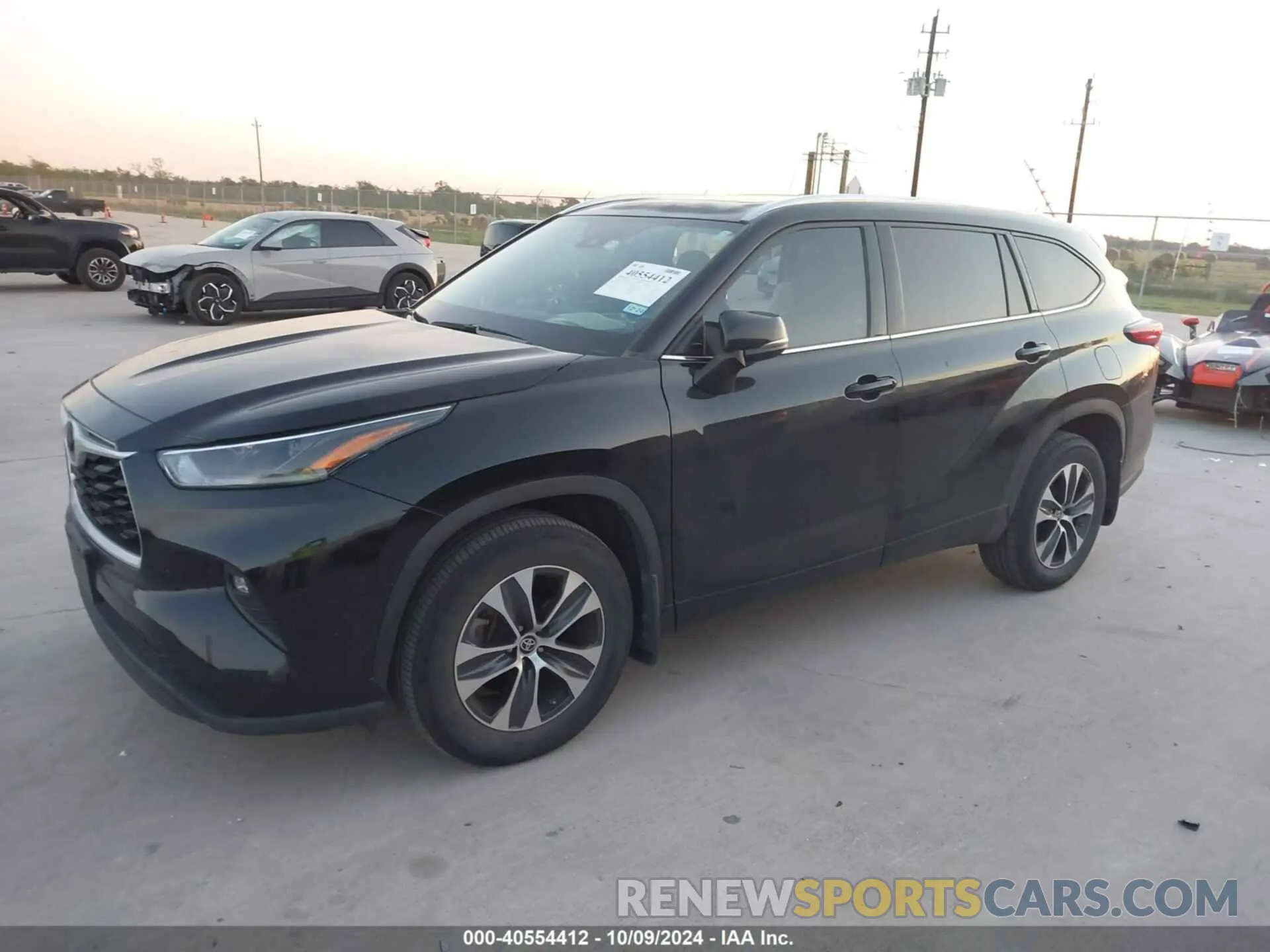2 Photograph of a damaged car 5TDGZRBH1MS527351 TOYOTA HIGHLANDER 2021