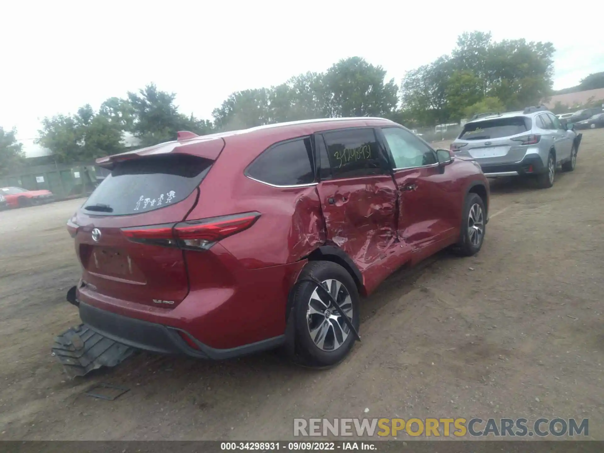 4 Photograph of a damaged car 5TDGZRBH1MS546580 TOYOTA HIGHLANDER 2021