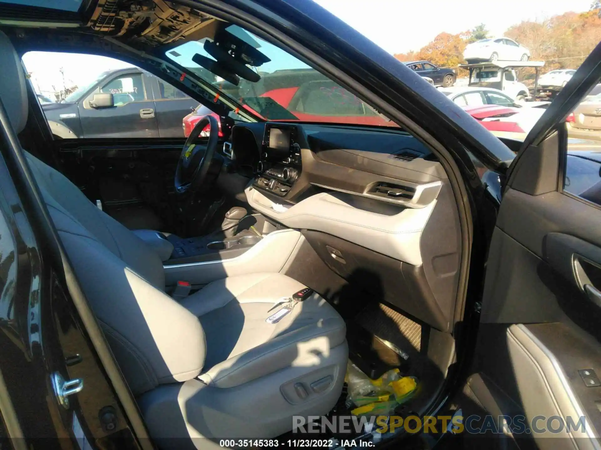 5 Photograph of a damaged car 5TDGZRBH1MS549690 TOYOTA HIGHLANDER 2021