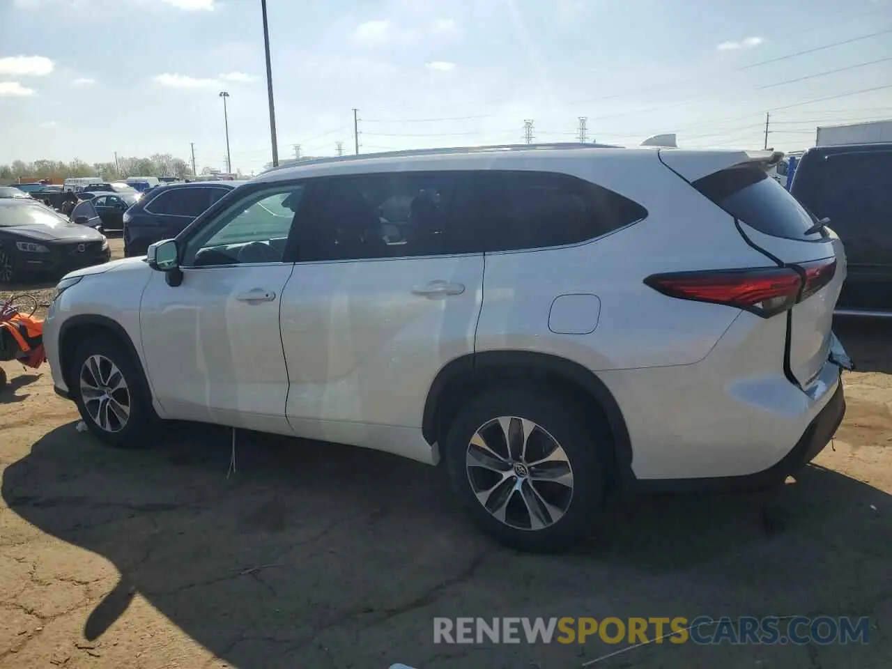 2 Photograph of a damaged car 5TDGZRBH2MS059646 TOYOTA HIGHLANDER 2021