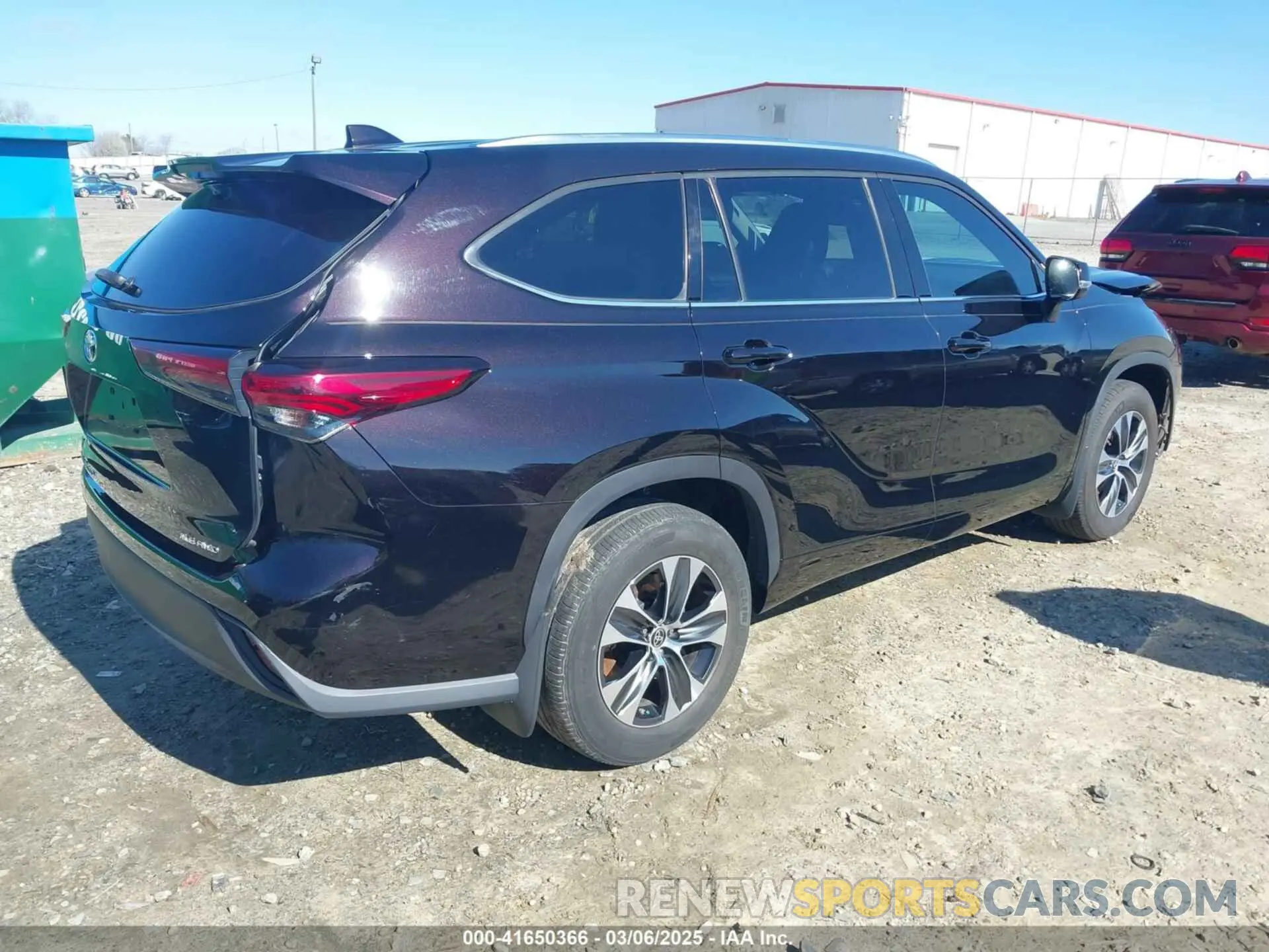 4 Photograph of a damaged car 5TDGZRBH2MS105170 TOYOTA HIGHLANDER 2021