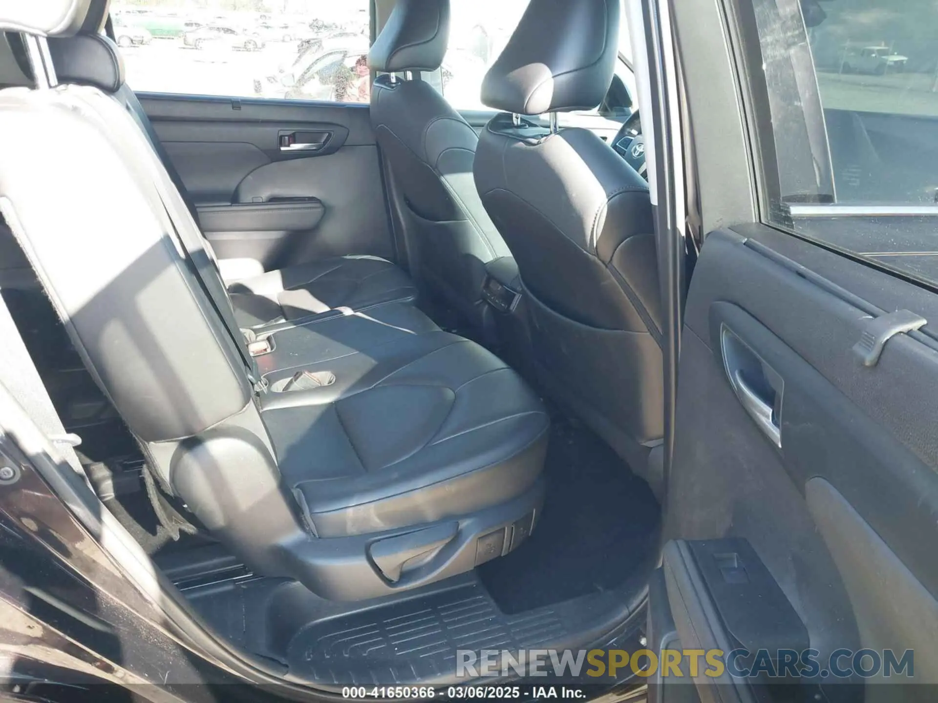 8 Photograph of a damaged car 5TDGZRBH2MS105170 TOYOTA HIGHLANDER 2021