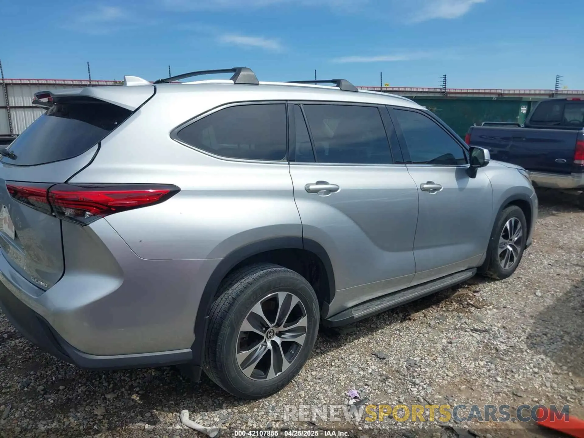 13 Photograph of a damaged car 5TDGZRBH2MS114290 TOYOTA HIGHLANDER 2021