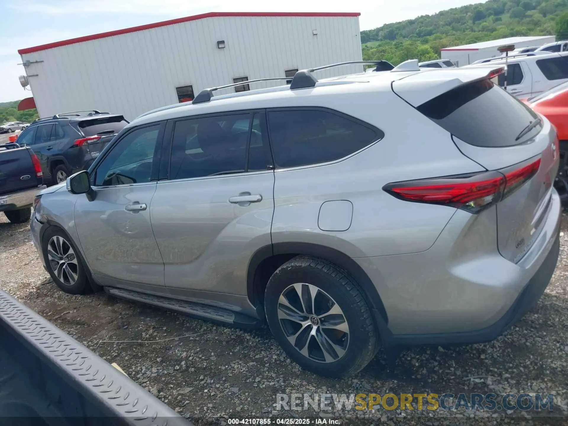 14 Photograph of a damaged car 5TDGZRBH2MS114290 TOYOTA HIGHLANDER 2021