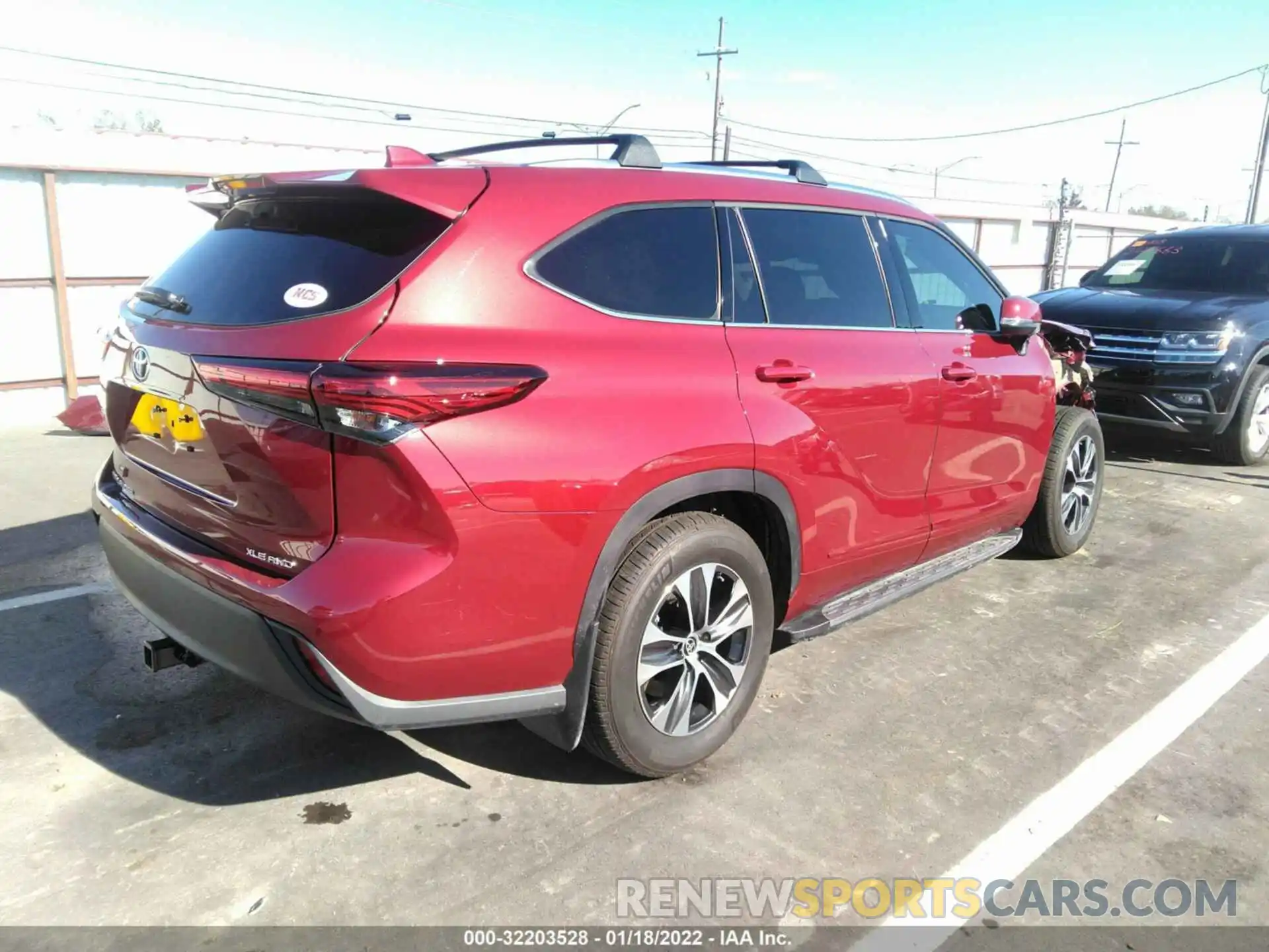 4 Photograph of a damaged car 5TDGZRBH2MS151078 TOYOTA HIGHLANDER 2021