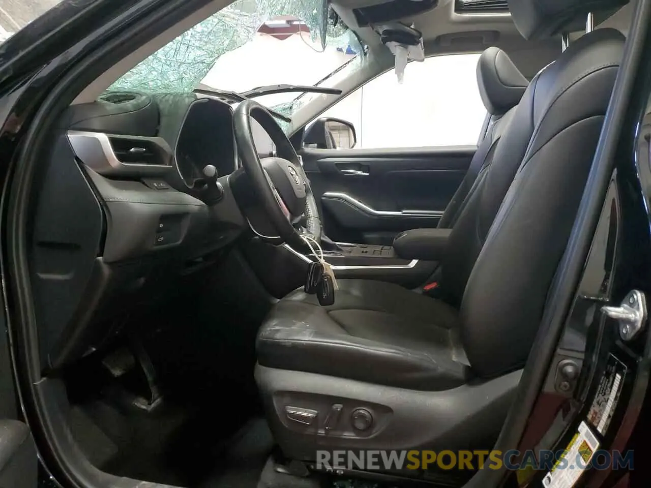 7 Photograph of a damaged car 5TDGZRBH2MS528007 TOYOTA HIGHLANDER 2021