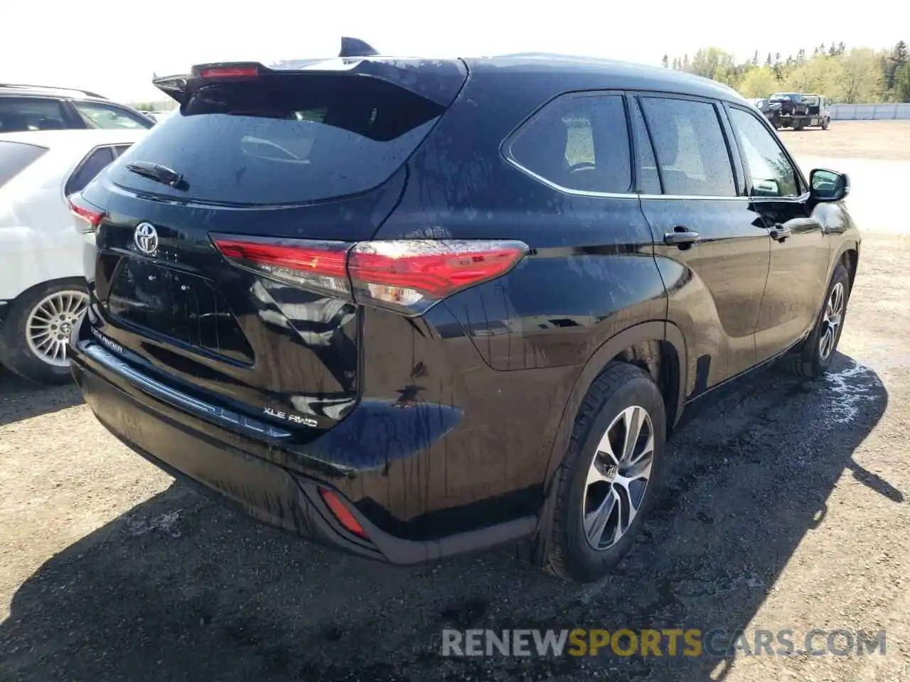 4 Photograph of a damaged car 5TDGZRBH2MS532865 TOYOTA HIGHLANDER 2021