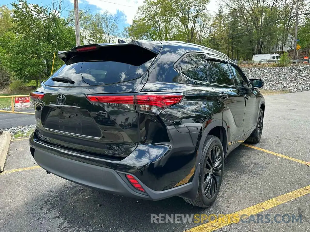 3 Photograph of a damaged car 5TDGZRBH2MS549195 TOYOTA HIGHLANDER 2021