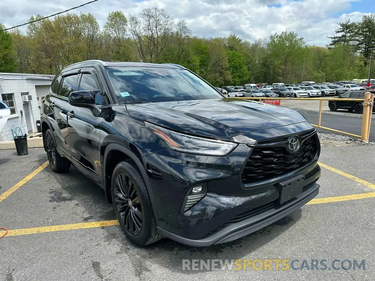 4 Photograph of a damaged car 5TDGZRBH2MS549195 TOYOTA HIGHLANDER 2021