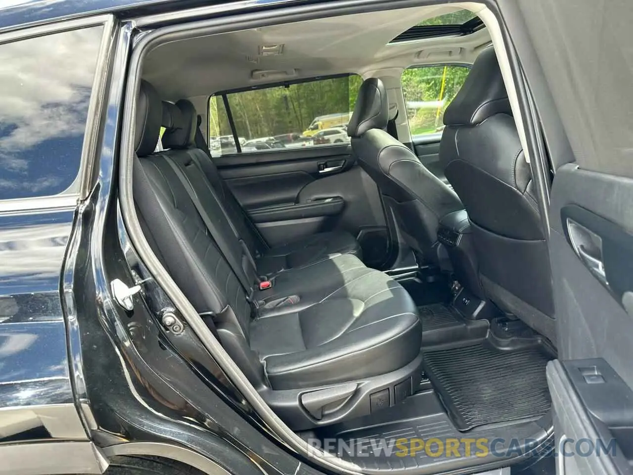 6 Photograph of a damaged car 5TDGZRBH2MS549195 TOYOTA HIGHLANDER 2021
