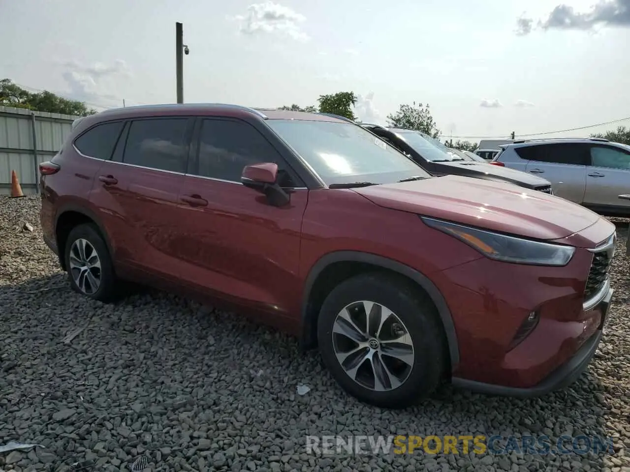 4 Photograph of a damaged car 5TDGZRBH3MS062541 TOYOTA HIGHLANDER 2021
