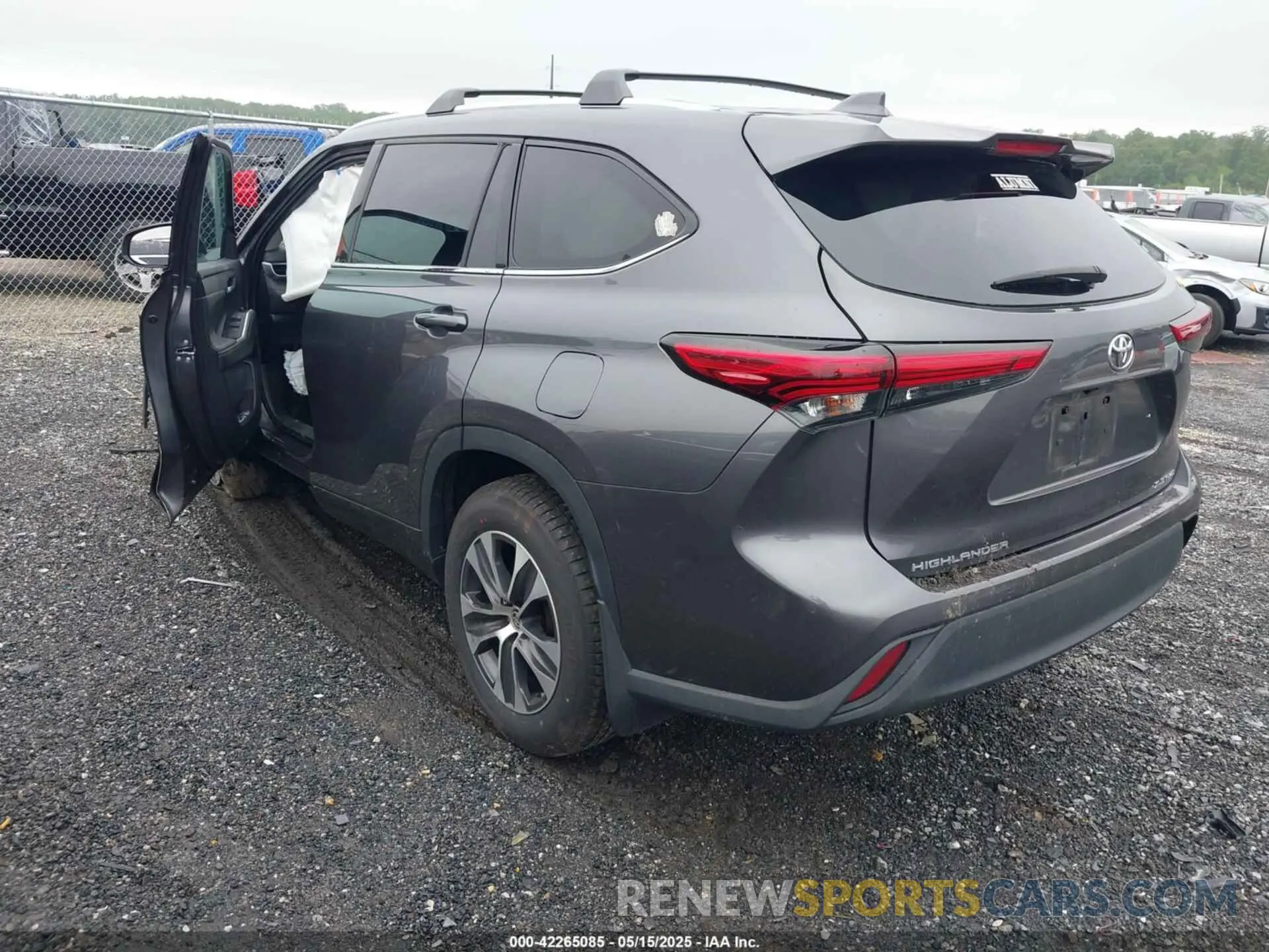 3 Photograph of a damaged car 5TDGZRBH3MS077976 TOYOTA HIGHLANDER 2021