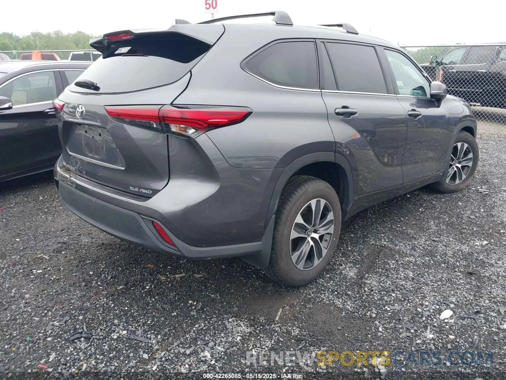 4 Photograph of a damaged car 5TDGZRBH3MS077976 TOYOTA HIGHLANDER 2021